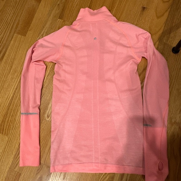lululemon swiftly quarter zip - Picture 2 of 2